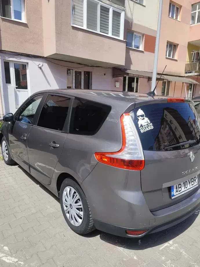 Renault Grand Scenic dCi 110 Expression — imagine 2