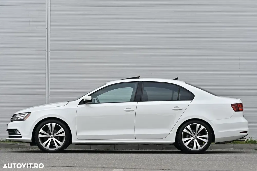 Volkswagen Jetta — imagine 4