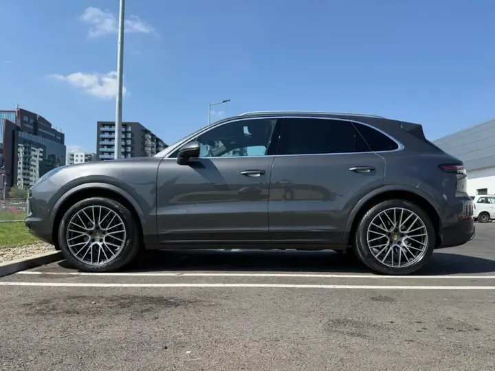 Porsche Cayenne Standard