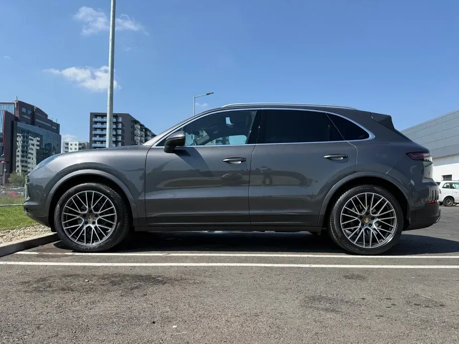 Porsche Cayenne Standard — imagine 3