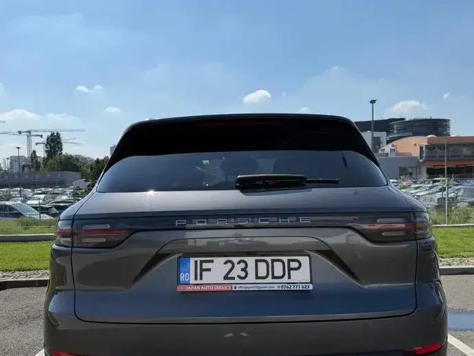 Porsche Cayenne Standard