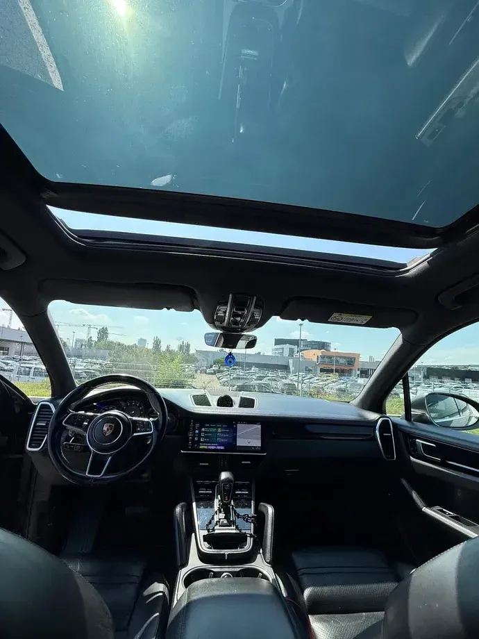 Porsche Cayenne Standard — imagine 5