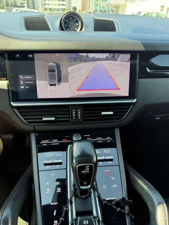 Porsche Cayenne Standard — imagine 6