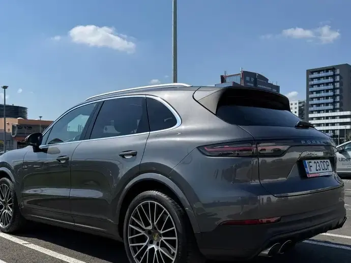 Porsche Cayenne Standard