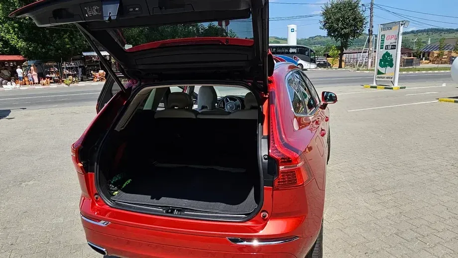 Volvo XC 60 II Recharge T8 Twin Engine eAWD Inscription — imagine 4