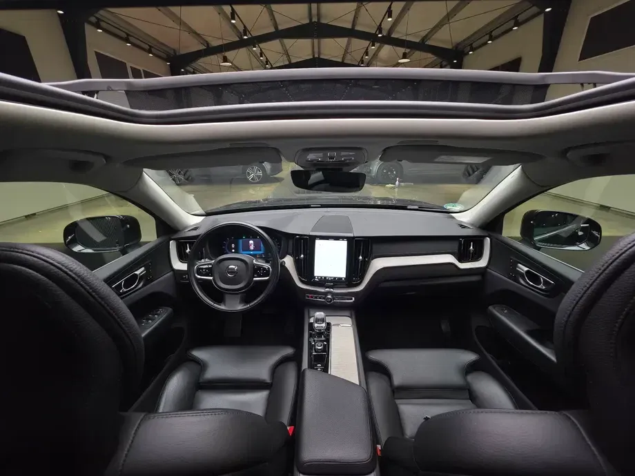 Volvo XC 60 II T6 AWD Recharge Geartronic Inscription Expression — imagine 2