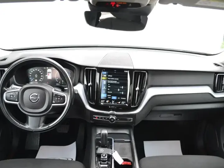 Volvo XC 60 B4 D AWD Geartronic Momentum Pro