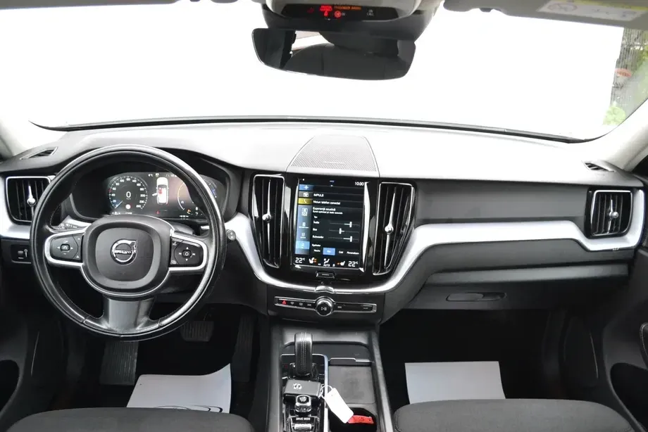 Volvo XC 60 B4 D AWD Geartronic Momentum Pro — imagine 5