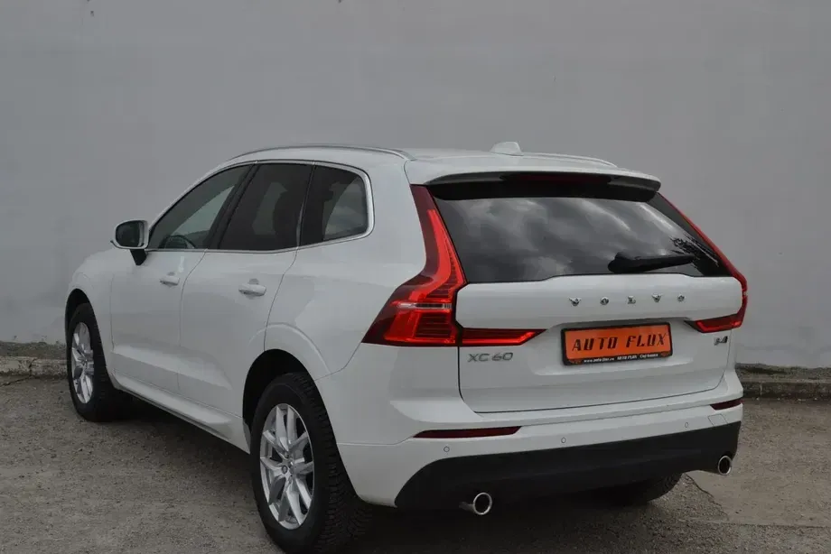 Volvo XC 60 B4 D AWD Geartronic Momentum Pro — imagine 4