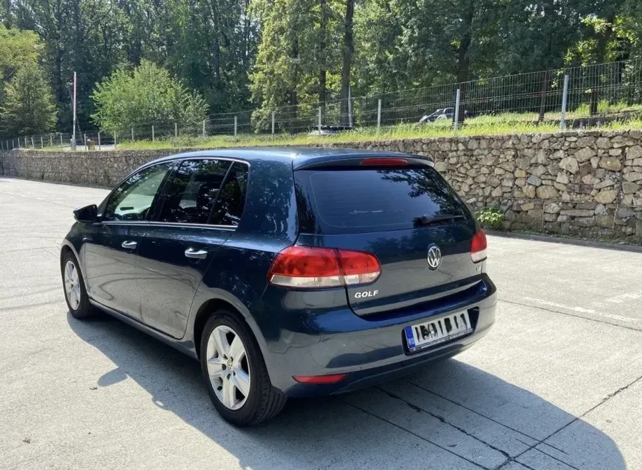 Volkswagen Golf 1.6 Comfortline — imagine 4