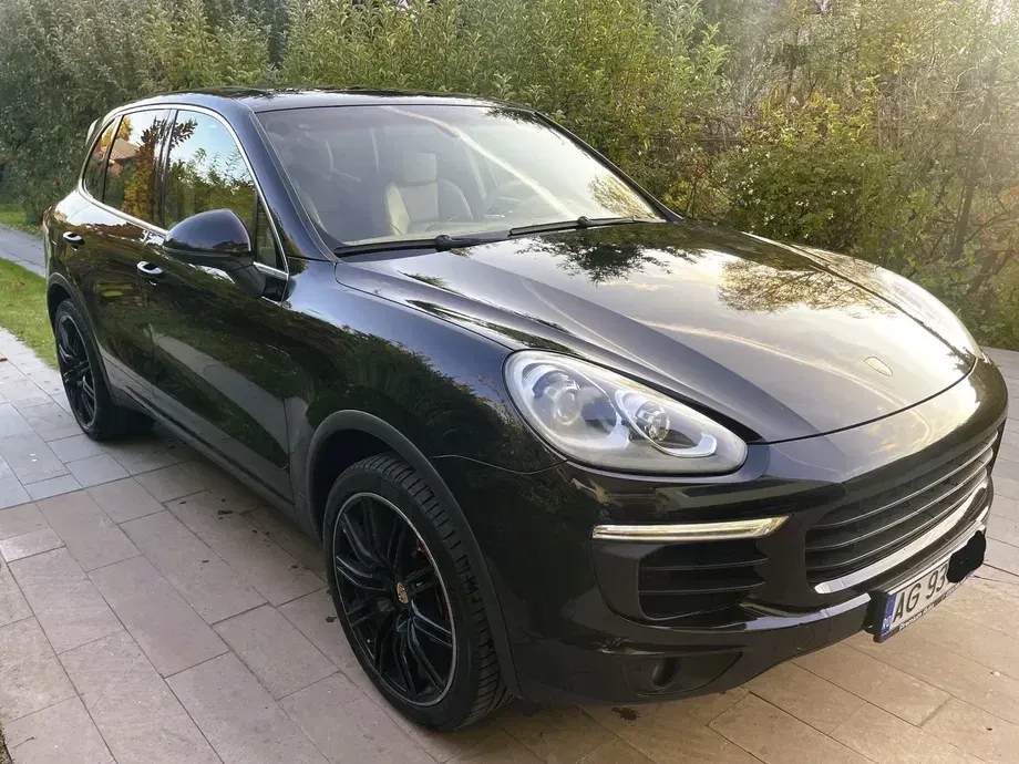 Porsche Cayenne 3.0 L — imagine 2