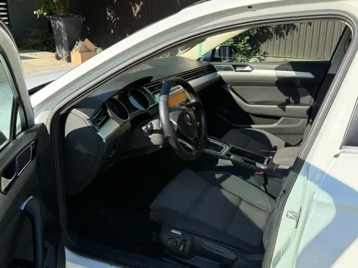 Volkswagen Passat B8 2.0 TDI DSG Comfortline