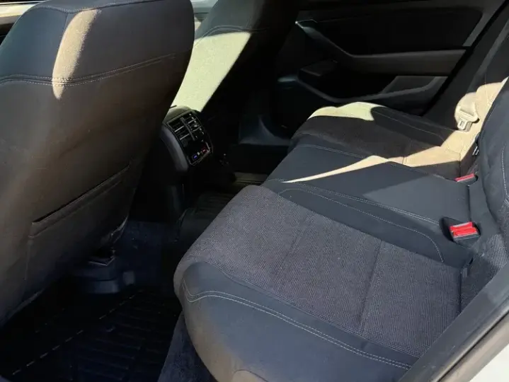Volkswagen Passat B8 2.0 TDI DSG Comfortline