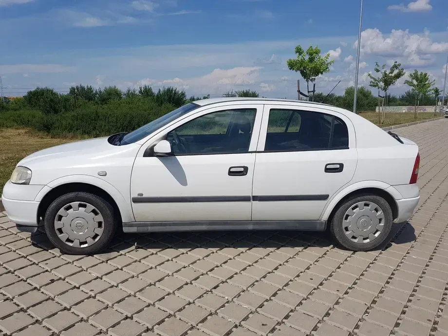 Opel Astra G Classic 1.4i — imagine 4