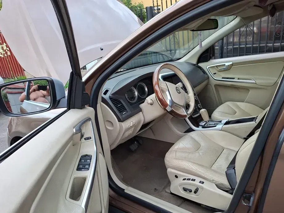 Volvo XC 60 I D3 2.4D AWD AT6 Kinetic — imagine 4