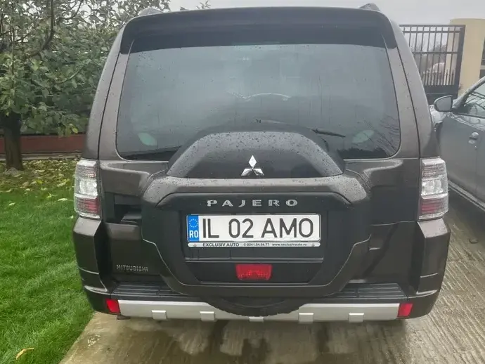 Mitsubishi Pajero IV
