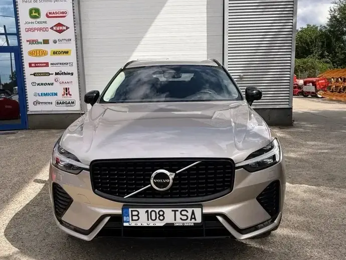 Volvo XC 60 II B4 MHEV AT AWD Plus Dark
