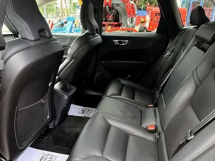 Volvo XC 60 II B4 MHEV AT AWD Plus Dark