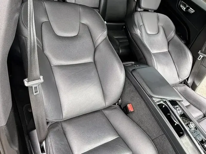 Volvo XC 60 II B4 MHEV AT AWD Plus Dark