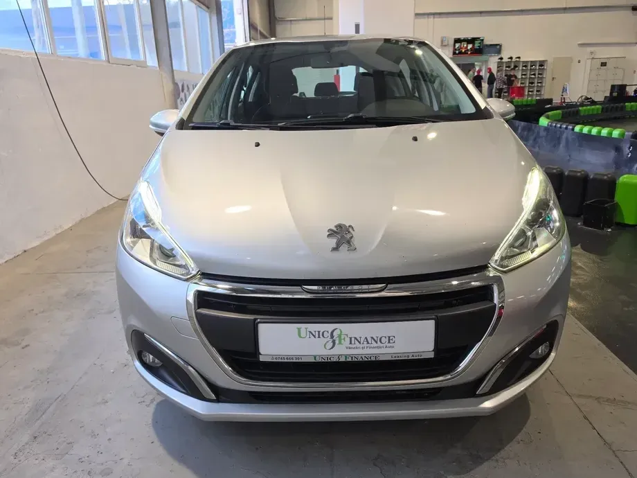 Peugeot 208 I 1.6 BlueHDi FAP Style — imagine 2