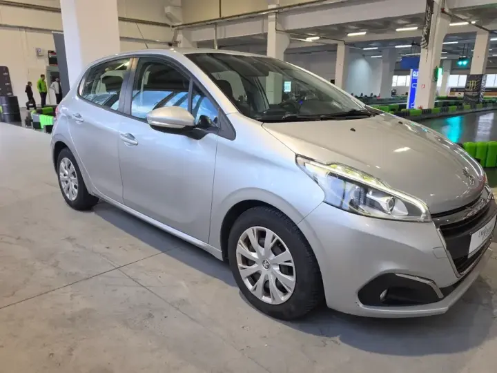 Peugeot 208 I 1.6 BlueHDi FAP Style