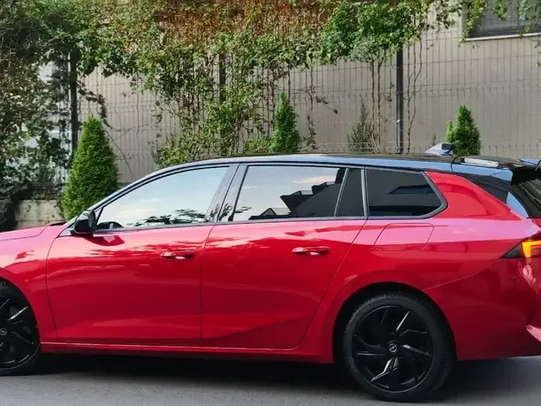 Opel Astra L 1.6L Turbo PHEV AT8 GS Line