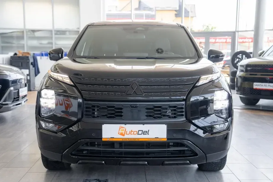 Mitsubishi Outlander IV 2.4 4WD CVT Instyle — imagine 5