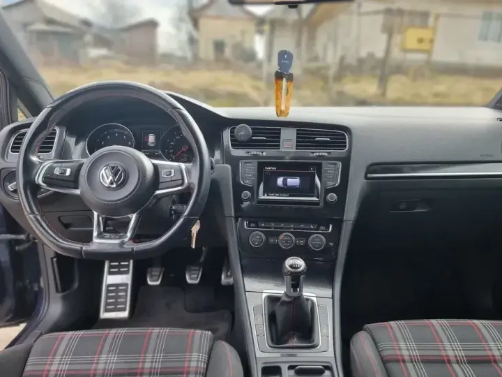 Volkswagen Golf 2.0 TSI BMT GTI