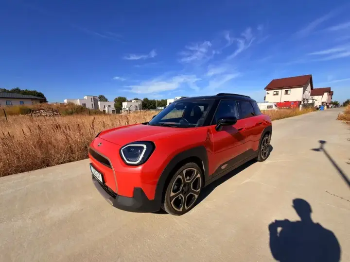 MINI Aceman Cooper E 42.5 kWh