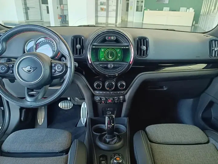 MINI John Cooper Works ALL4 AT