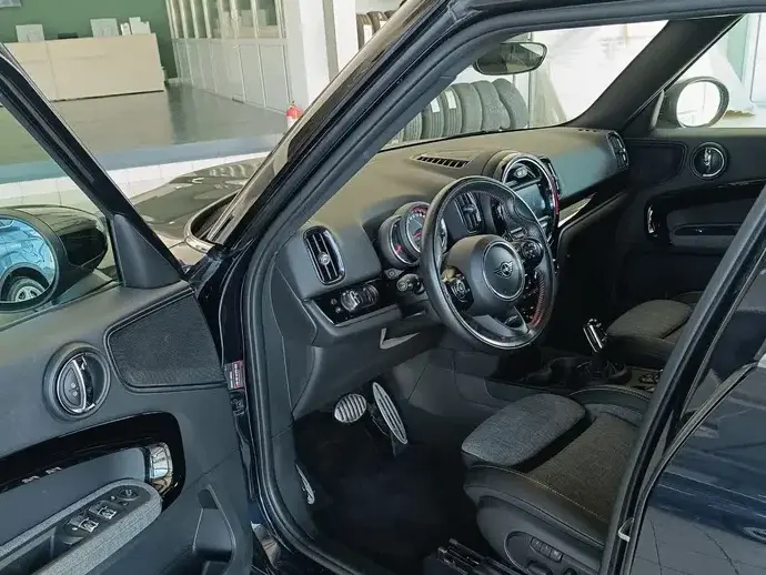 MINI John Cooper Works ALL4 AT