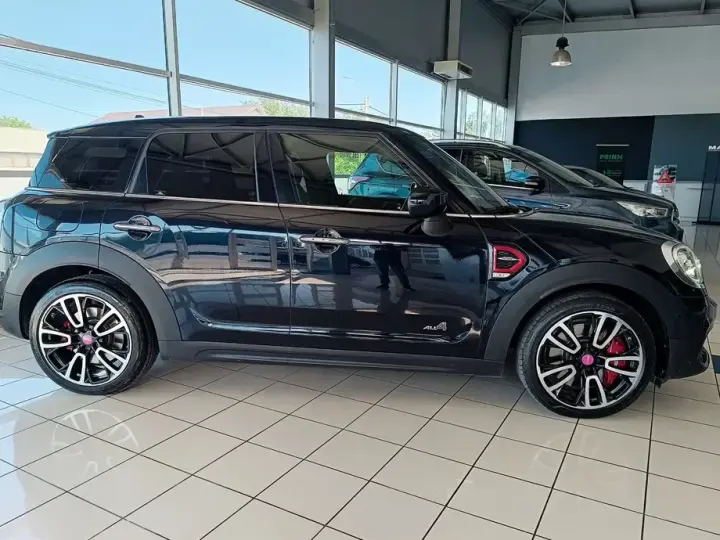MINI John Cooper Works ALL4 AT