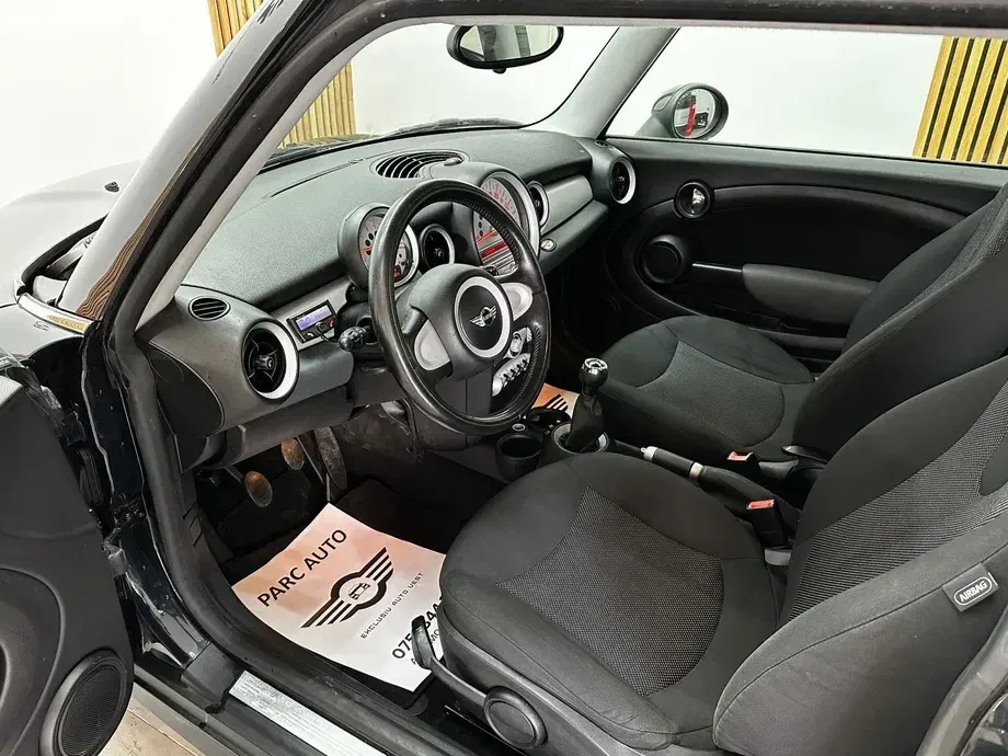 MINI Cooper — imagine 5