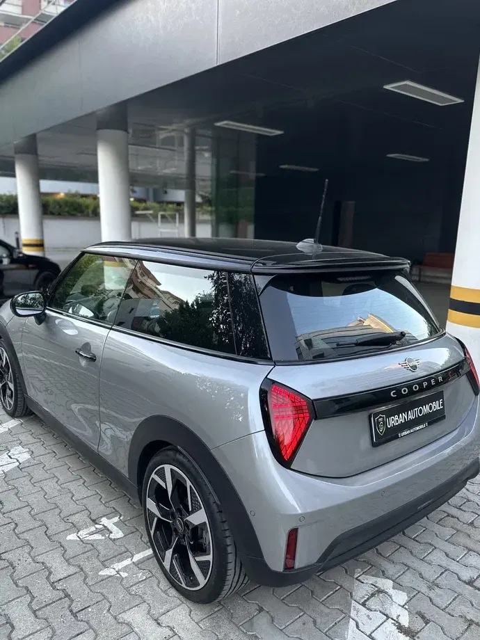 MINI Cooper S John Works Trim — imagine 5