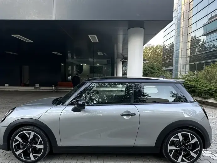 MINI Cooper S John Works Trim