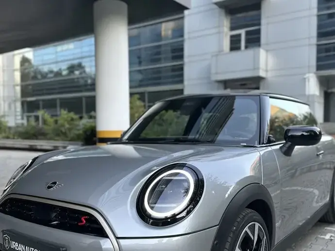 MINI Cooper S John Works Trim