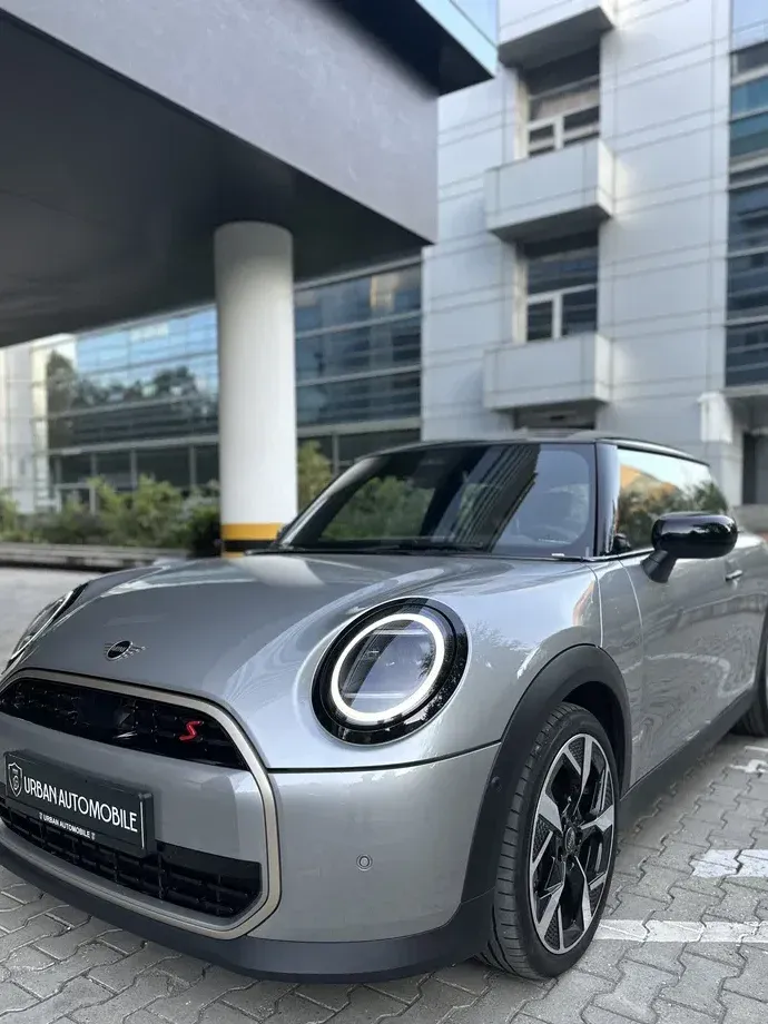 MINI Cooper S John Works Trim — imagine 3