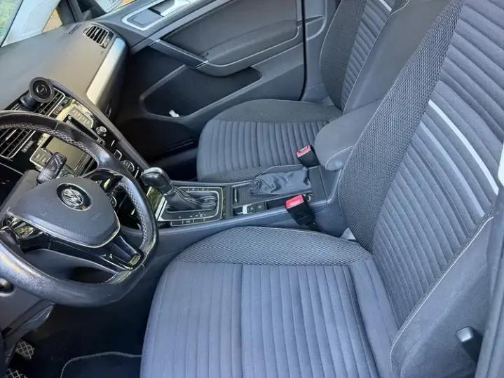 Volkswagen Golf 1.6 TDI DPF DSG BlueMotion Technology Comfortline