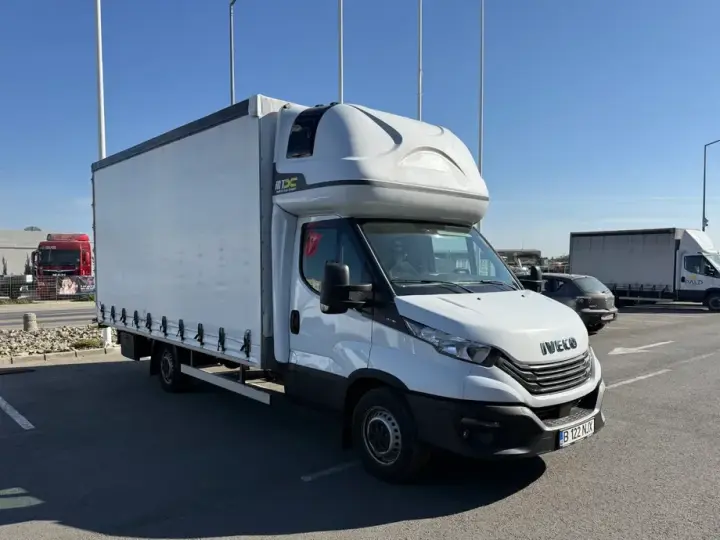Iveco Daily 35S18H 4100 176 CP - prelată, Webasto, cabină dormit