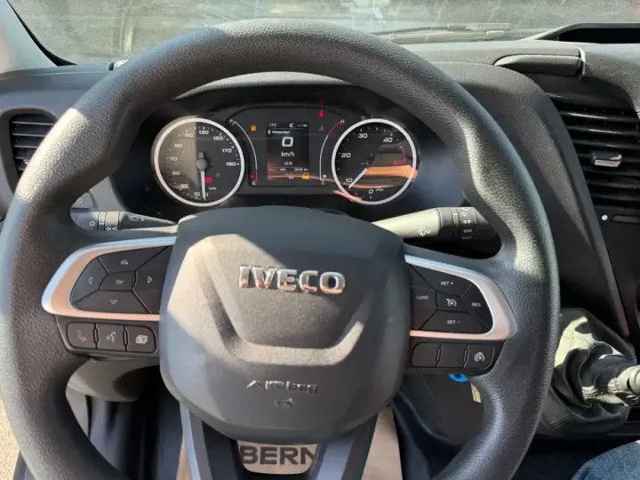 Iveco Daily 35S18H 4100 176 CP - prelată, Webasto, cabină dormit