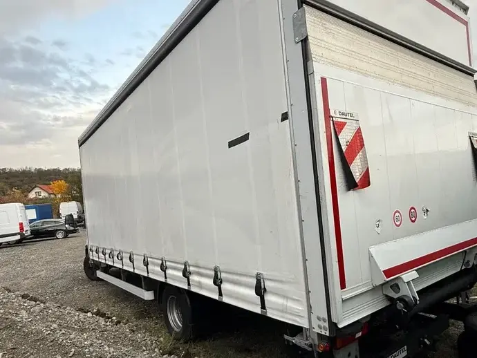 Iveco Daily 72C21- prelată cu lift