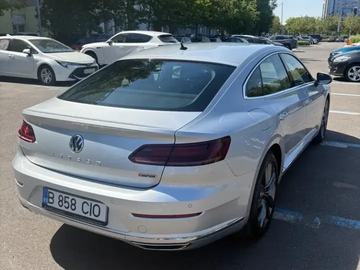 Volkswagen Arteon 2.0 TSI DSG 4Motion R-Line