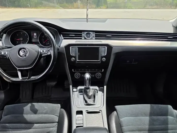 Volkswagen Passat B8 2.0 TDI DSG Highline