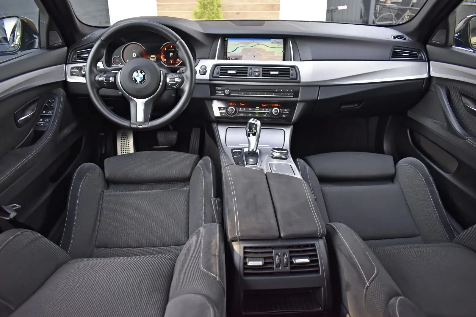 BMW Seria 5 F10 520d, Mpaket de fabrică, b47, 190cp — imagine 5