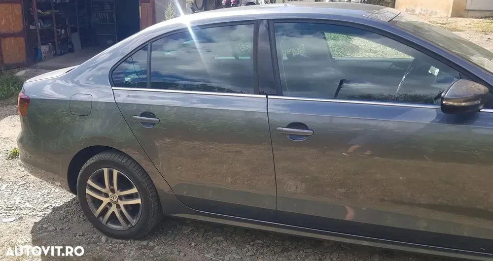 Volkswagen Jetta 1.2 TSI Trendline — imagine 4