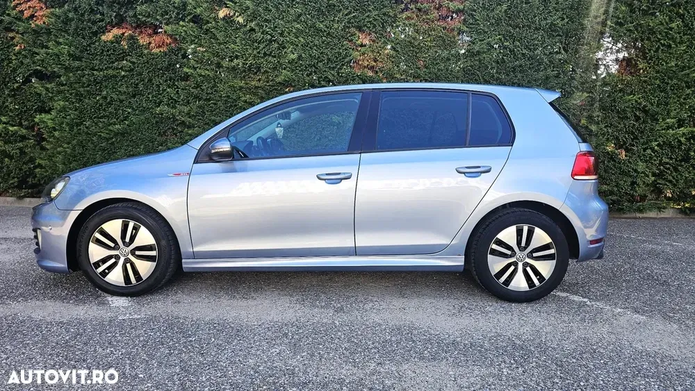 Volkswagen Golf — imagine 3
