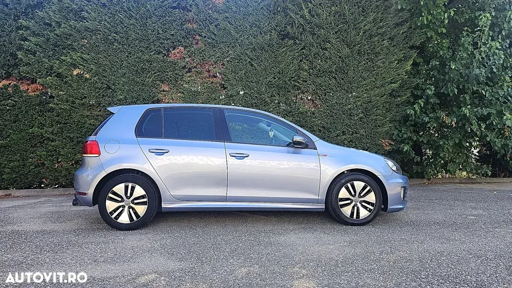 Volkswagen Golf — imagine 4
