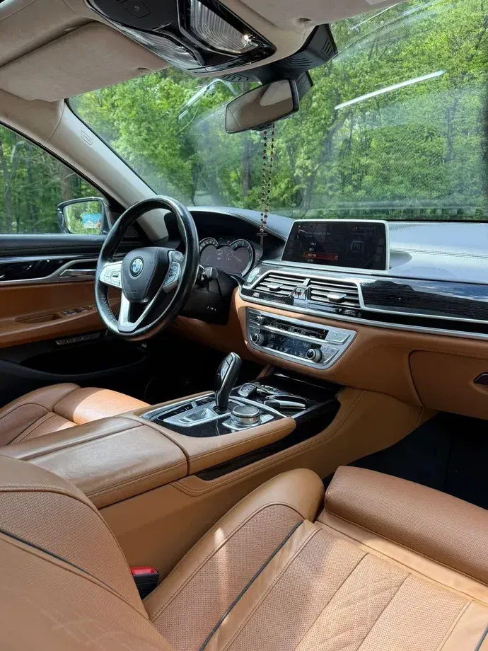 BMW Seria 7 G11/G12 750Li xDrive — imagine 5