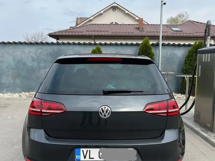 Volkswagen Golf 1.6 TDI BlueMotion Technology DSG Allstar
