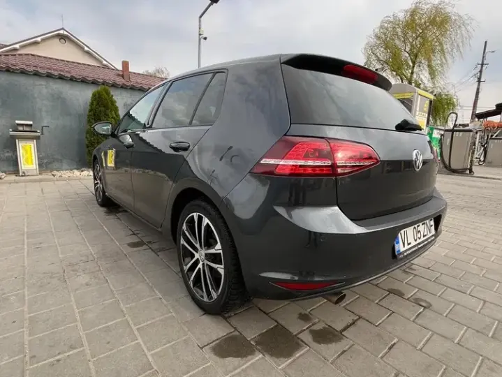 Volkswagen Golf 1.6 TDI BlueMotion Technology DSG Allstar